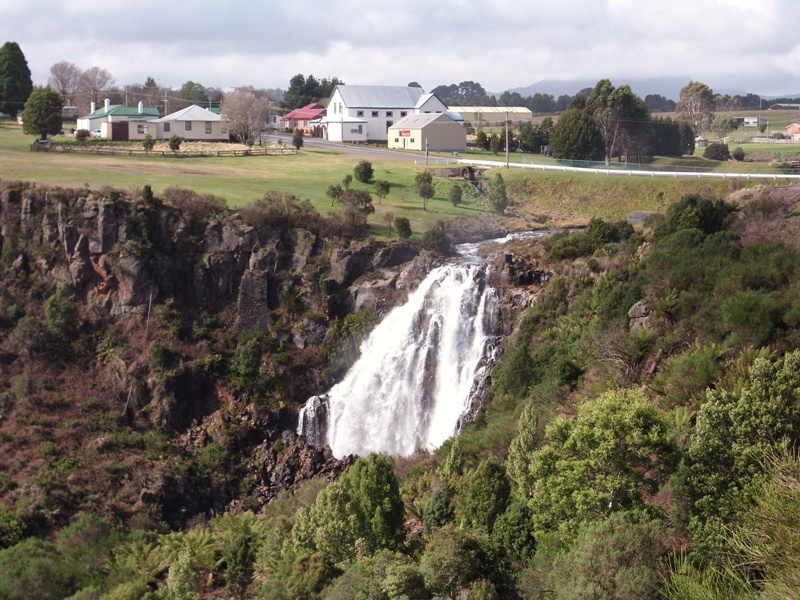 Waratah Falls.jpg