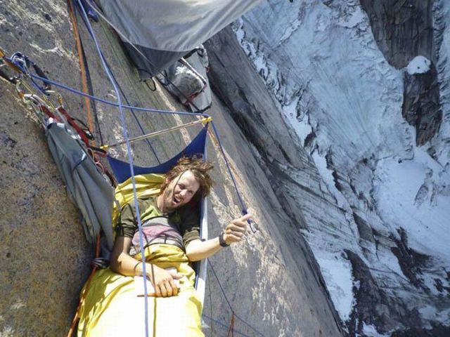 extreme_hanging_tents_640_09.jpg
