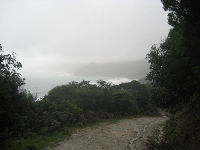 Descending to Melanesia beach (GOW).jpg
