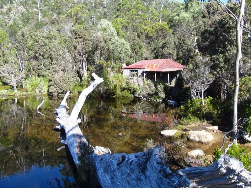 twilgiht tarn hut.JPG