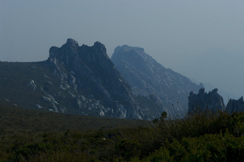 looking back to horror-sidle hill.jpg