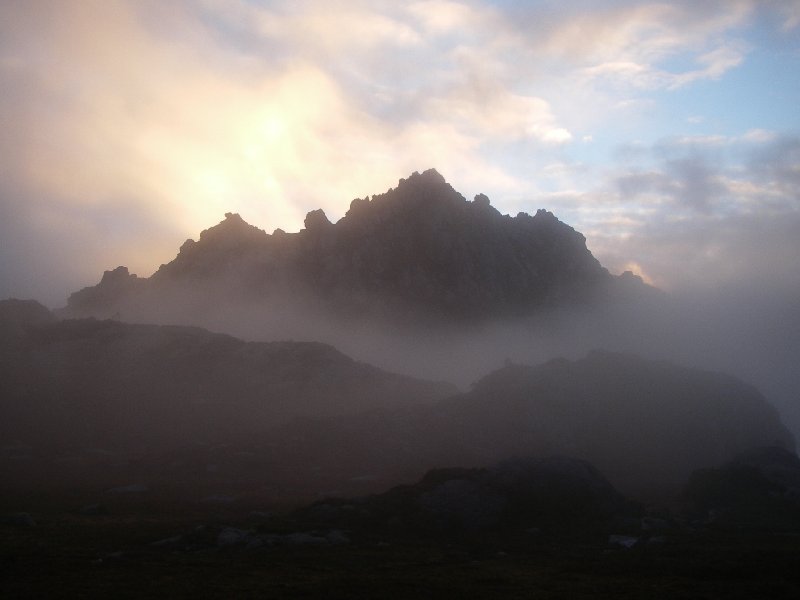 Sunrise on Mt Pegasus - Western Arthur Range.JPG